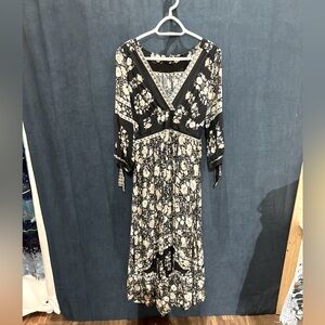 PAPILLON size small beautiful, long cottage core floral dress